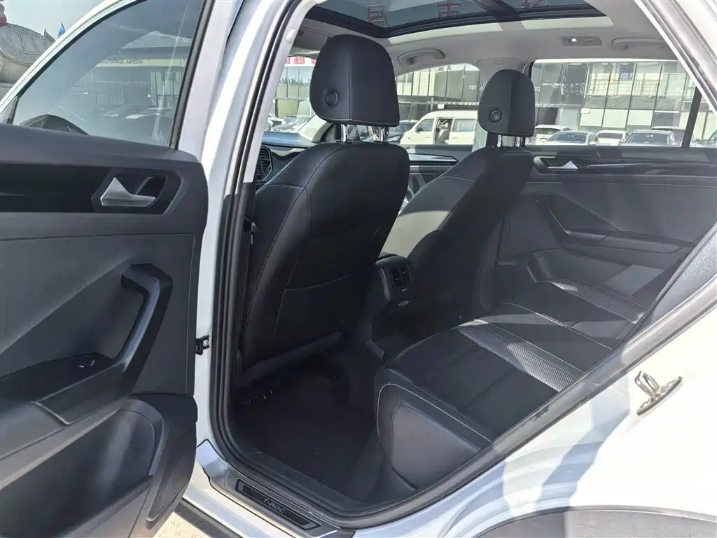 Volkswagen T-Roc 2019 — фото 6