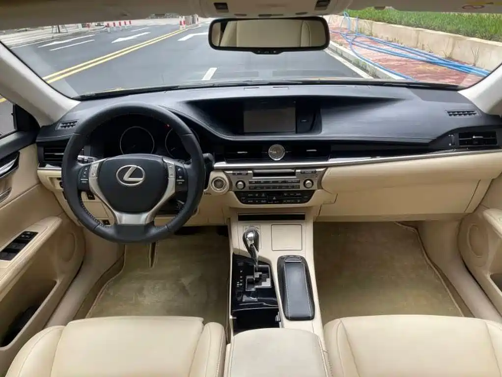 Lexus ES 2013
