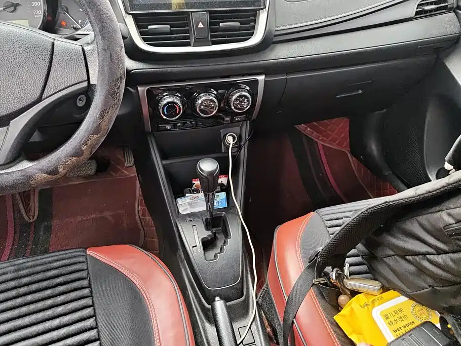 Toyota Yaris L 2018 — фото 16