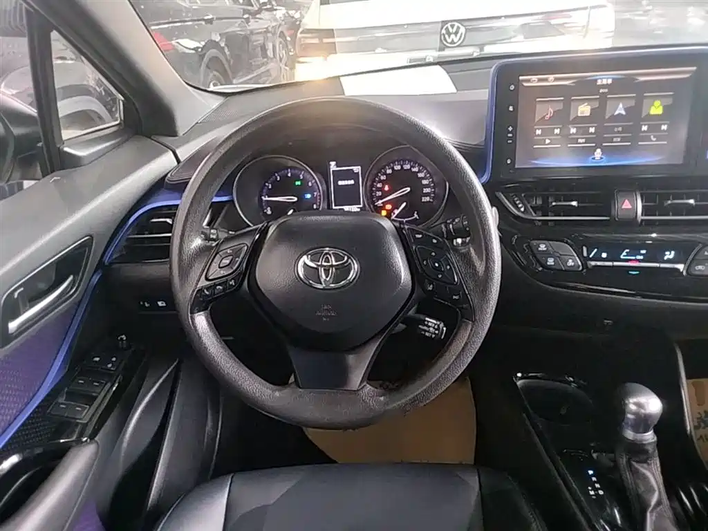 Toyota C-HR 2021 — фото 11