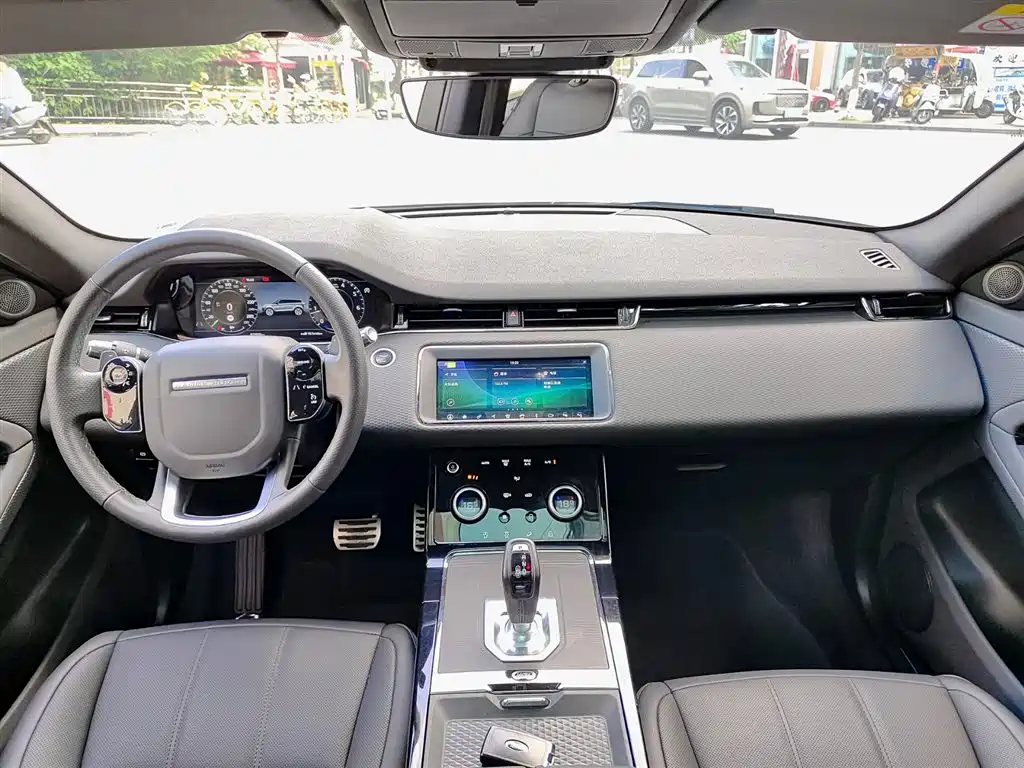 Land Rover Evoque 2021 — фото 10