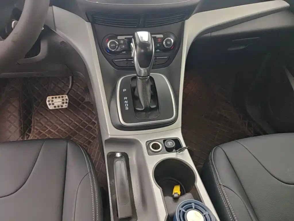 Ford Kuga 2016 — фото 14