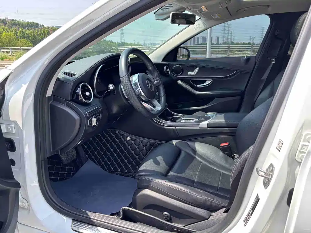 Mercedes-Benz C-Class 2020