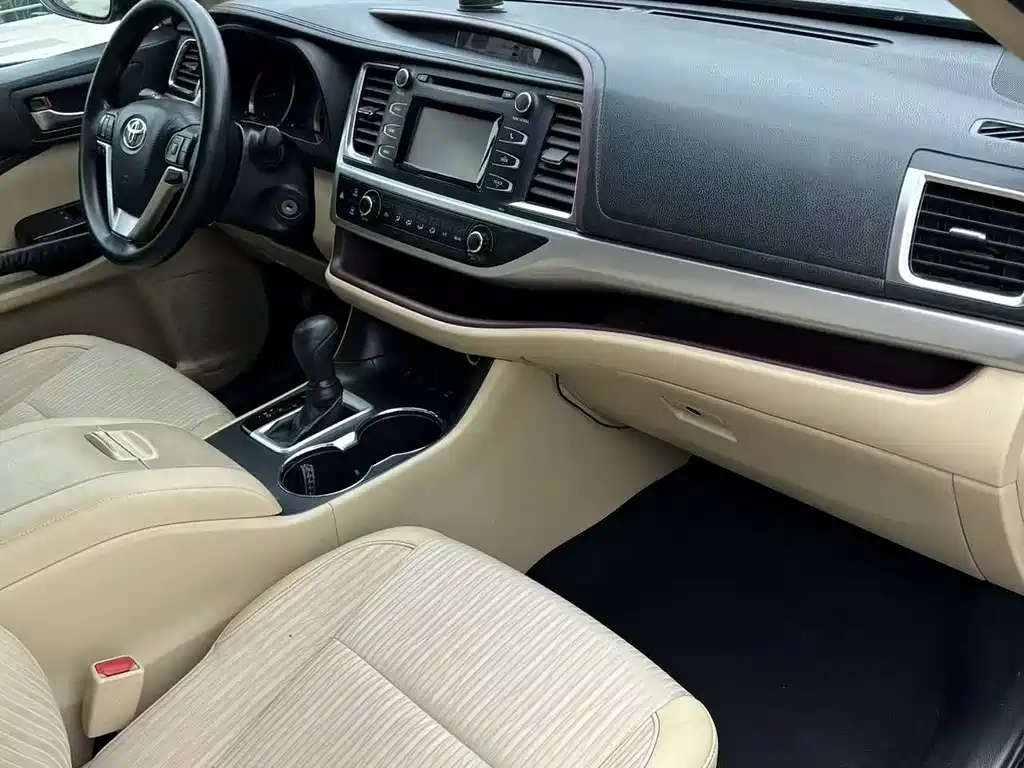 Toyota Highlander 2018 — фото 7
