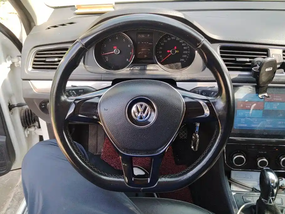 Volkswagen Lavida 2016 — фото 15