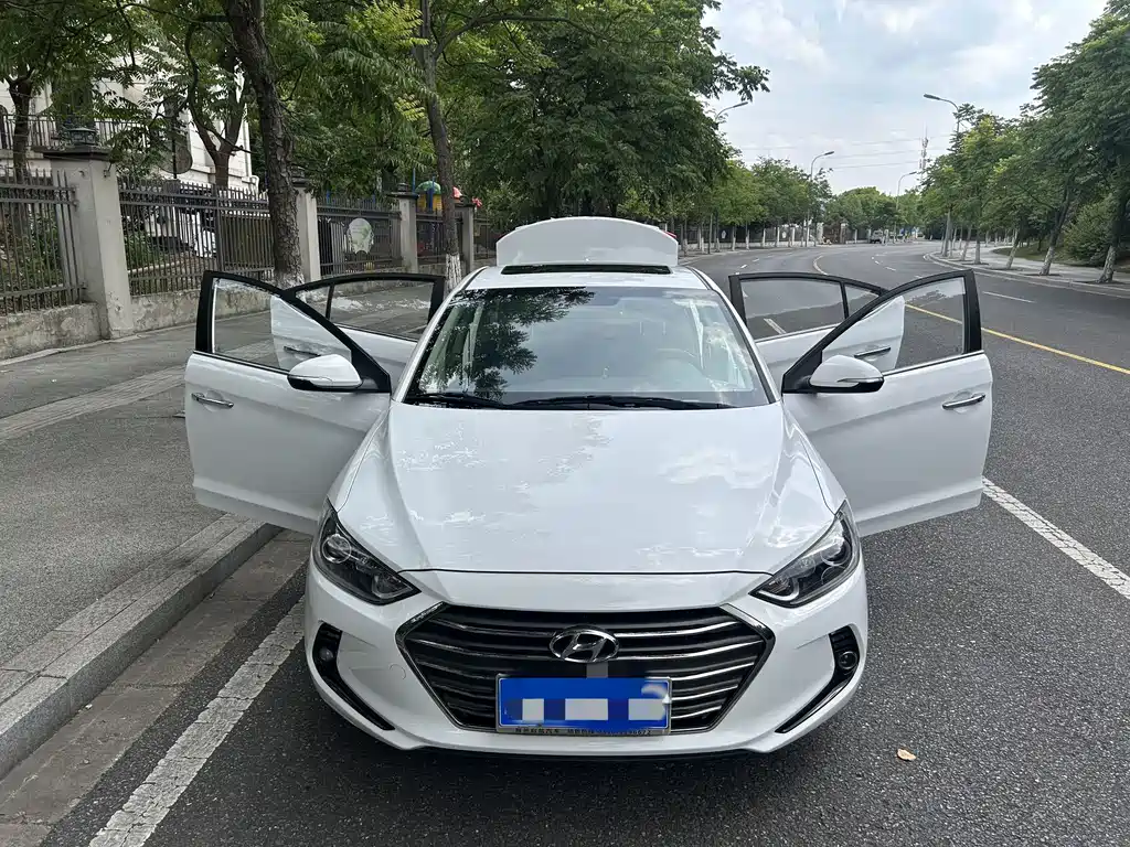 Hyundai Elantra 2019 — фото 7