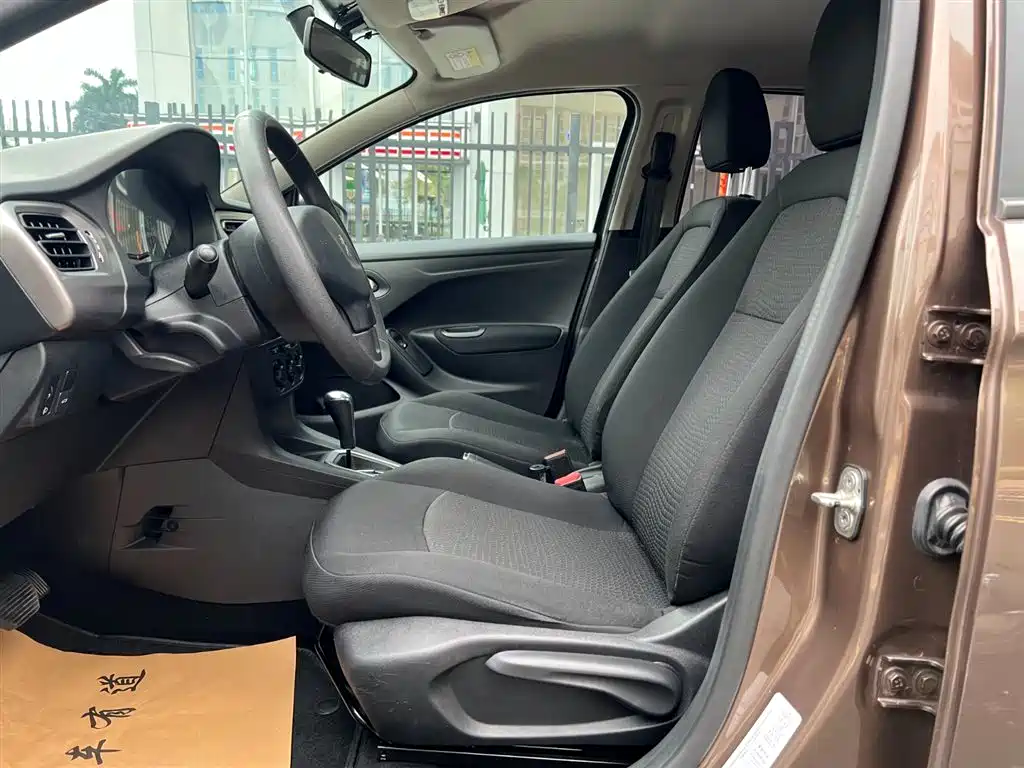 Peugeot 301 2015