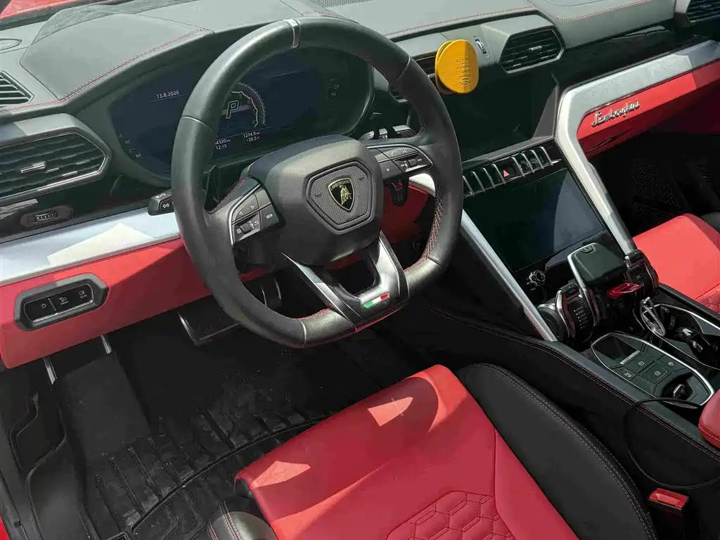 Lamborghini Urus 2019 — фото 14