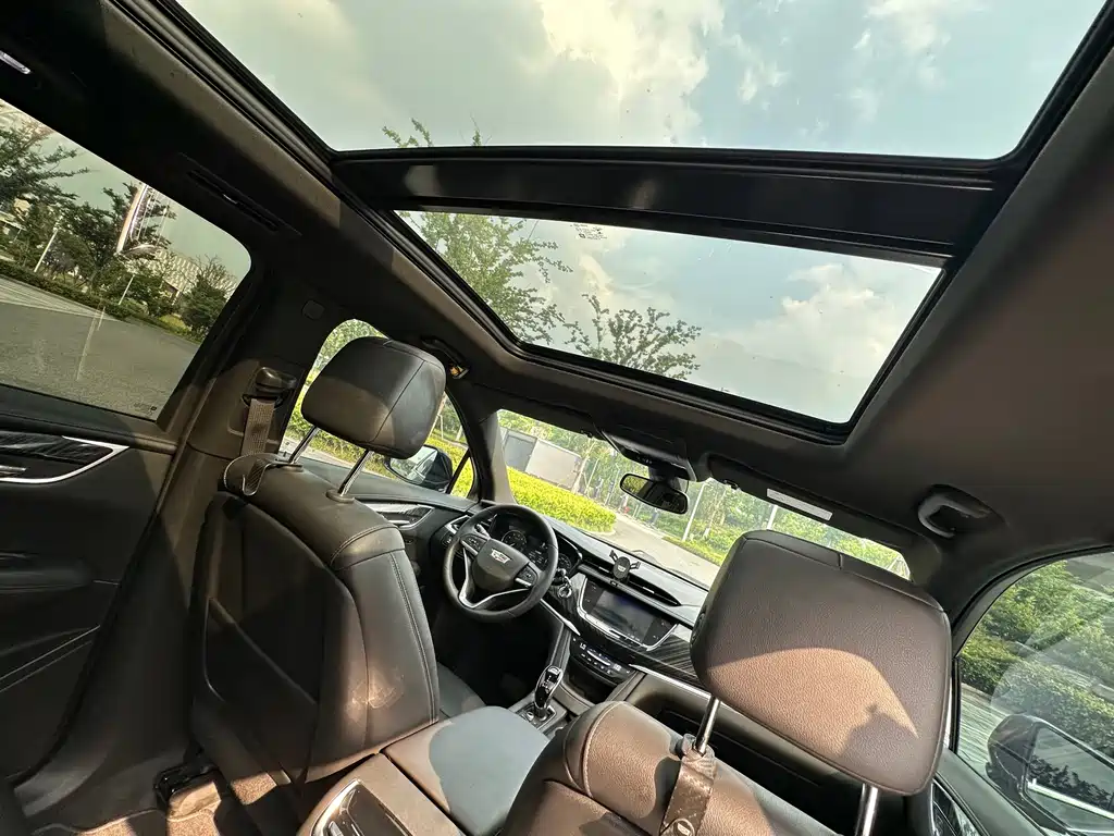 Cadillac XT6 2021 — фото 11
