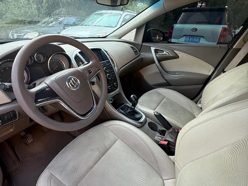Buick Excelle 2013