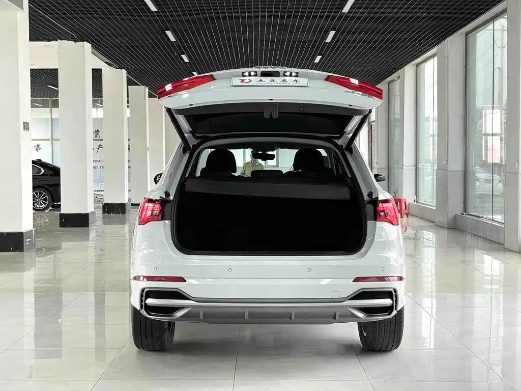 Audi Q3 2022 — фото 16
