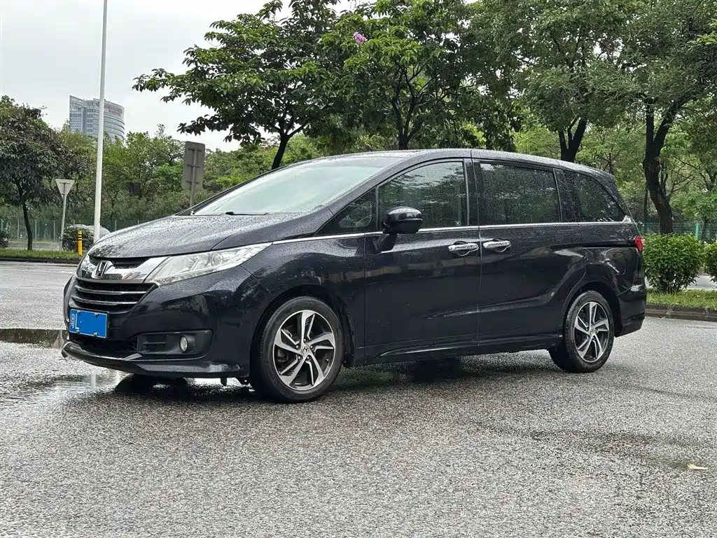 Honda Odyssey 2017 — фото 1