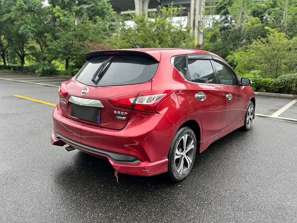 Nissan Tiida 2017 — фото 5
