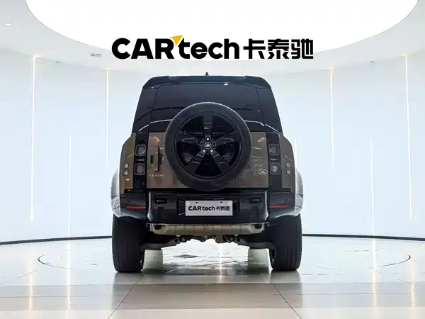 Land Rover Defender 2022