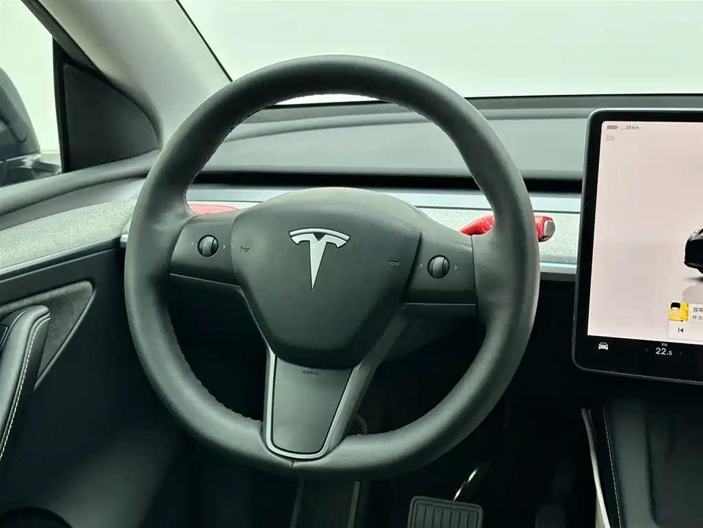Tesla Model Y 2023 — фото 12