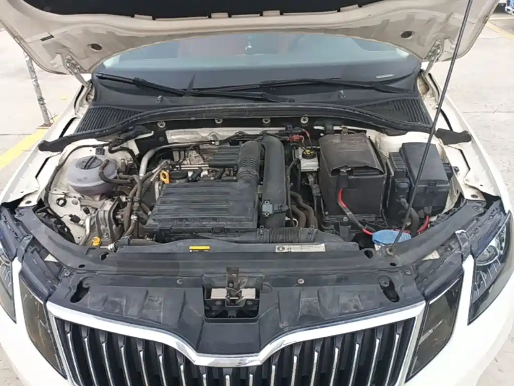 Skoda Octavia 2018 — фото 20