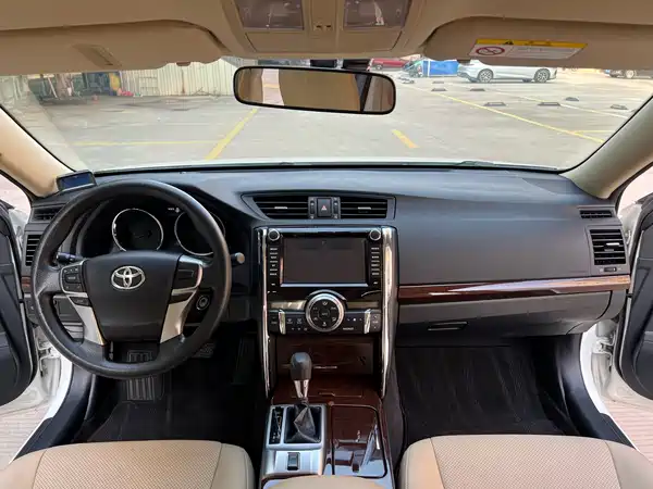 Toyota Reiz 2016