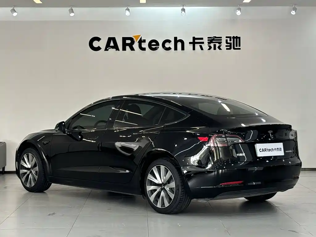 Tesla Model 3 2020