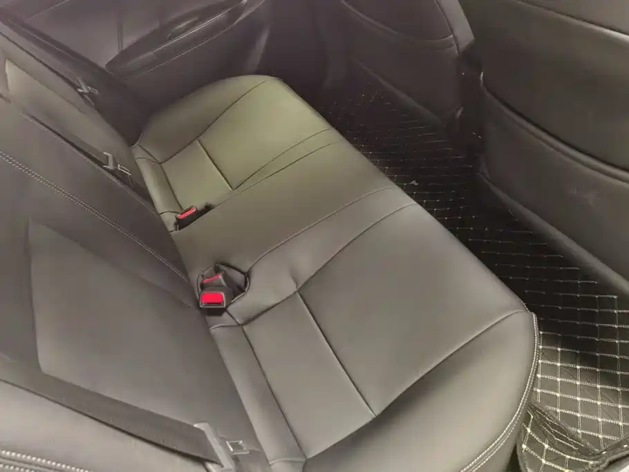 Toyota Yaris L 2018 — фото 11