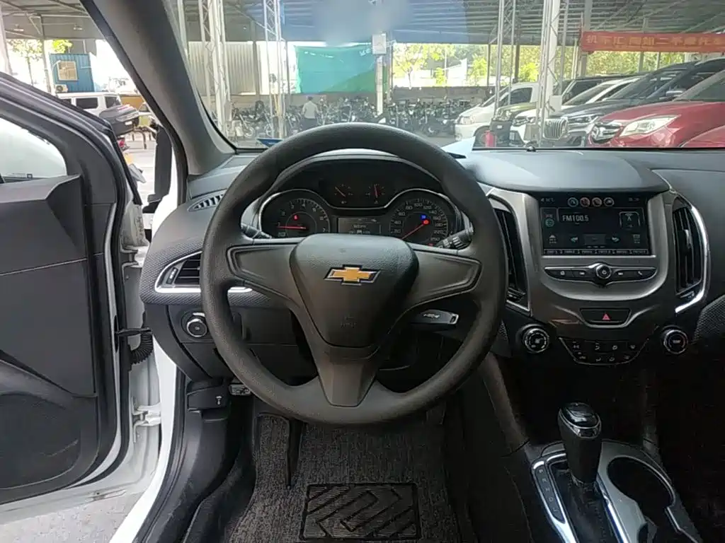 Chevrolet Cruze 2018 — фото 11
