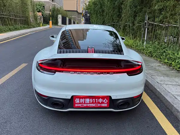 Porsche 911 2020