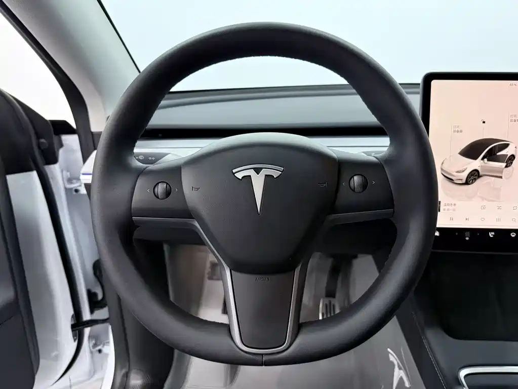 Tesla Model Y 2024 — фото 16