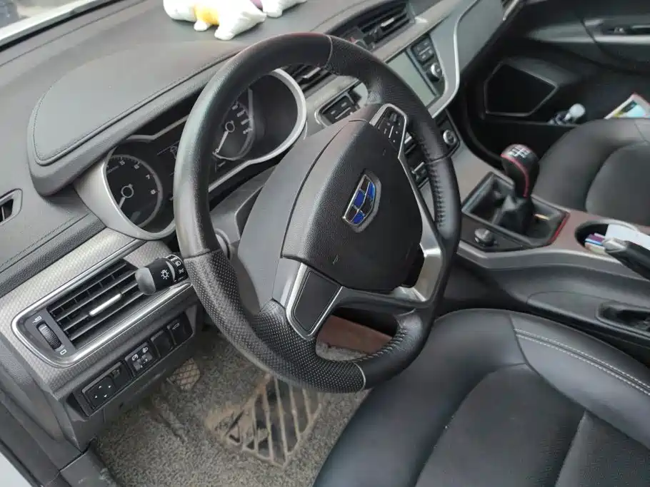 Geely Emgrand GS 2017 — фото 15