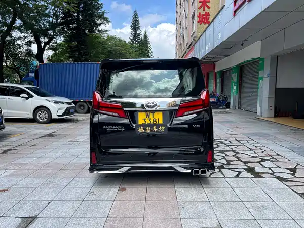 Toyota Alphard 2015