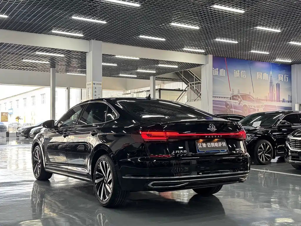 Volkswagen Passat 2022