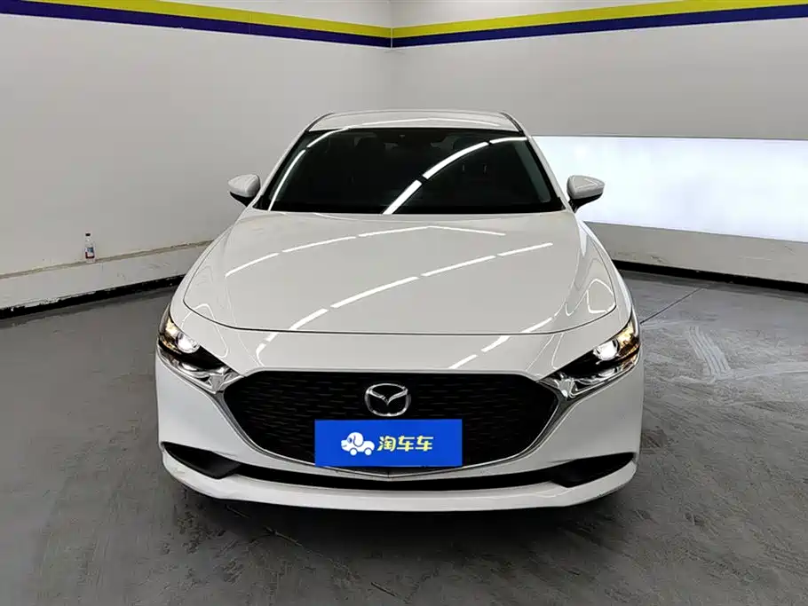 Mazda 3 Axela 2022 — фото 2