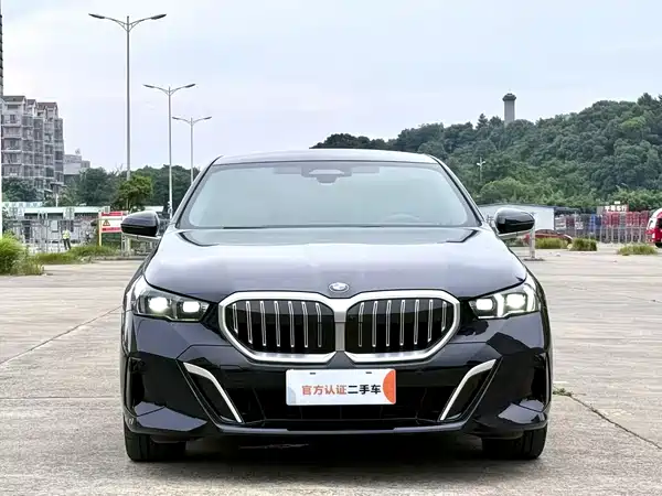 BMW 5 Series 2025