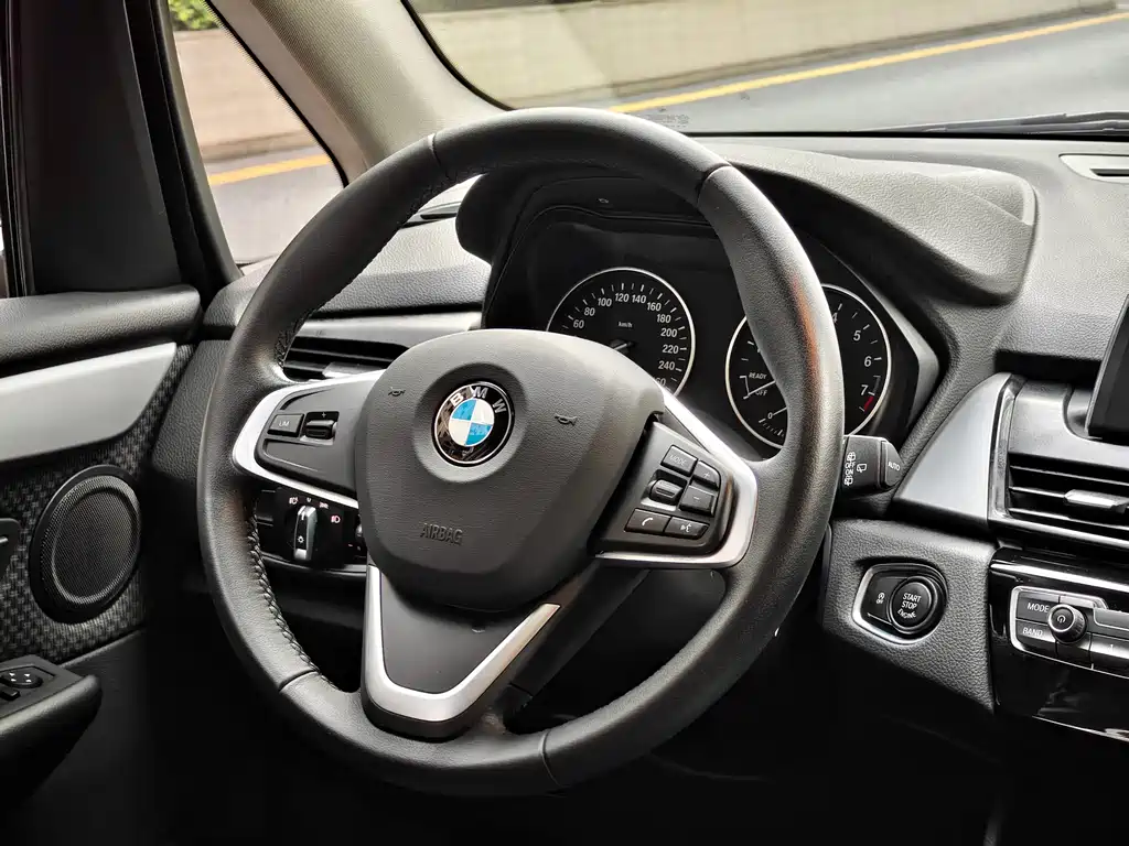 BMW 2 Series Active Tourer 2016 — фото 15
