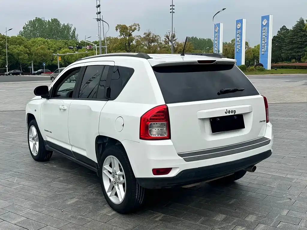 Jeep Compass 2013 — фото 5