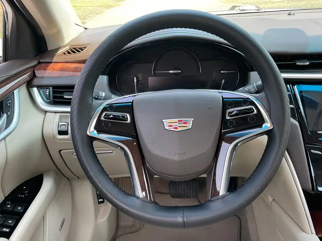 Cadillac XTS 2017 — фото 21