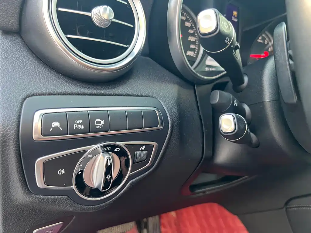 Mercedes-Benz GLC 2017 — фото 18