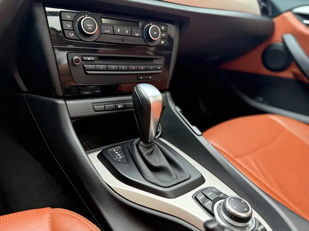 BMW X1 2013 — фото 13