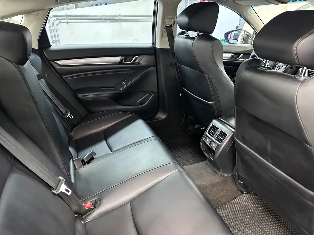 Honda Accord 2023 — фото 15