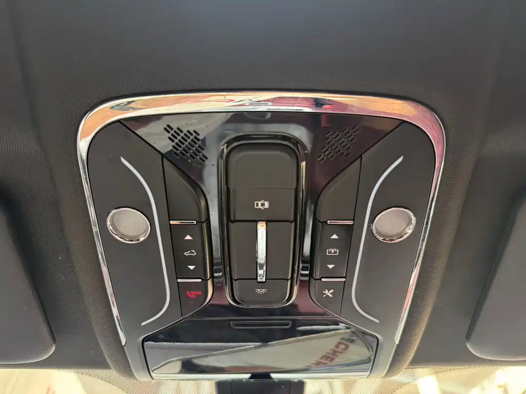 Jetour Jietu X70 PLUS 2023 — фото 18
