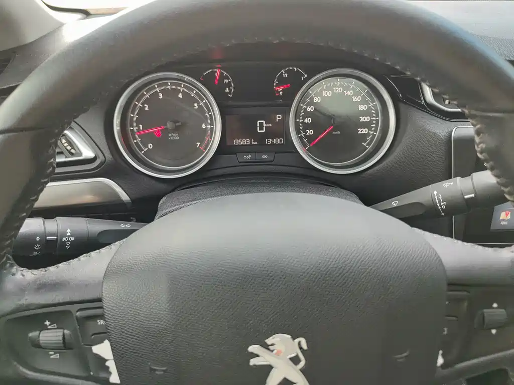 Peugeot 408 2015 — фото 13