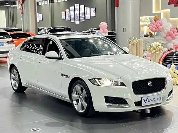 Jaguar XFL 2020