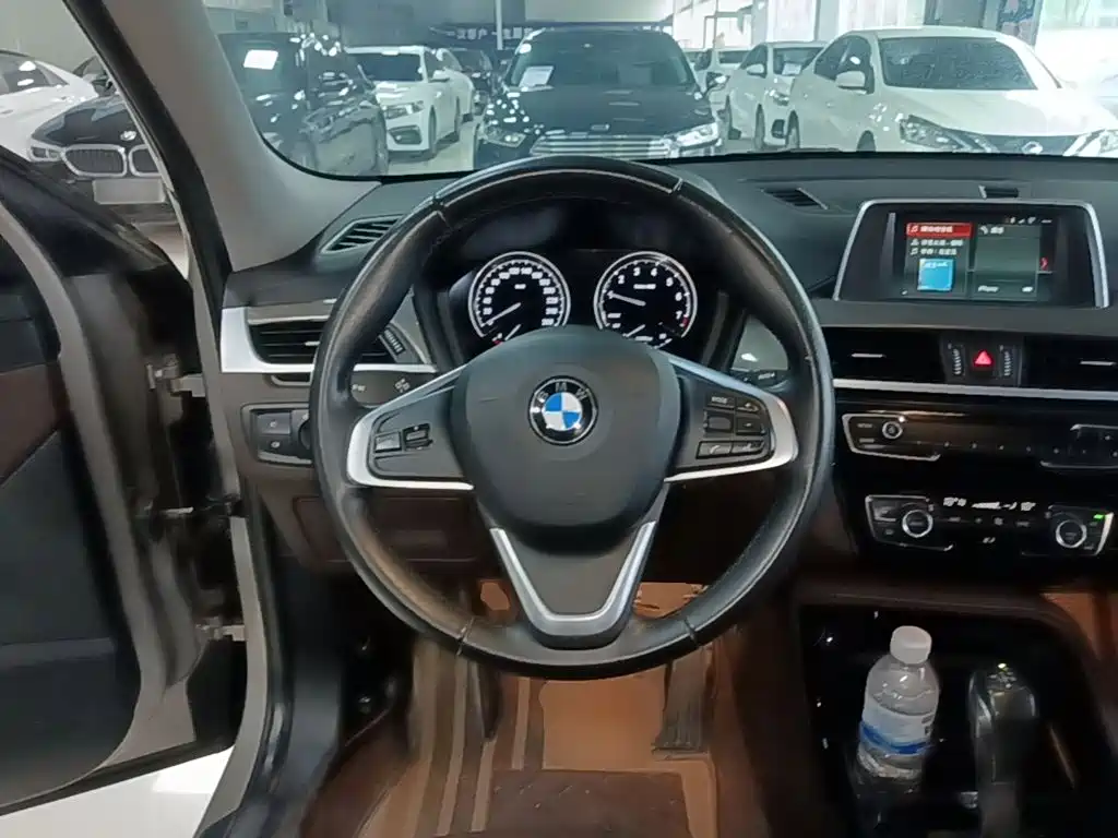 BMW X1 2018 — фото 11