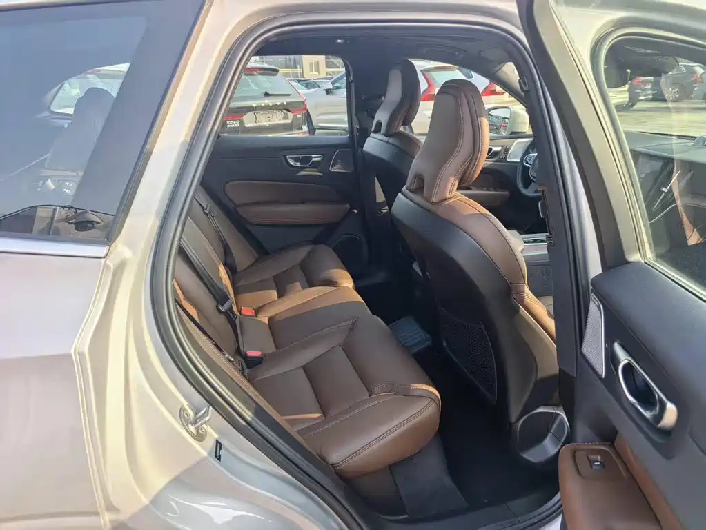 Volvo XC60 PHEV 2024