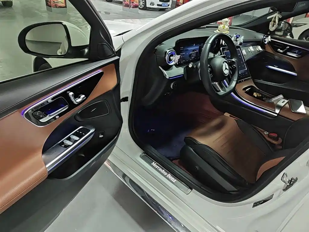 Mercedes-Benz C-Class 2023 — фото 16