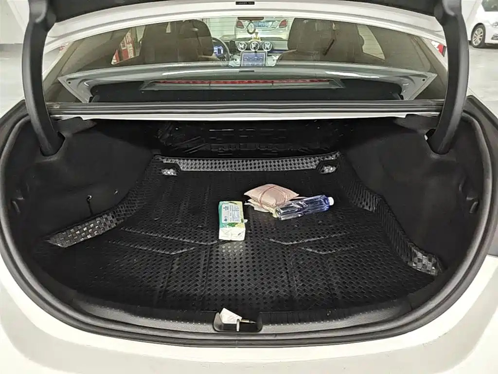 Mercedes-Benz C-Class 2023 — фото 19