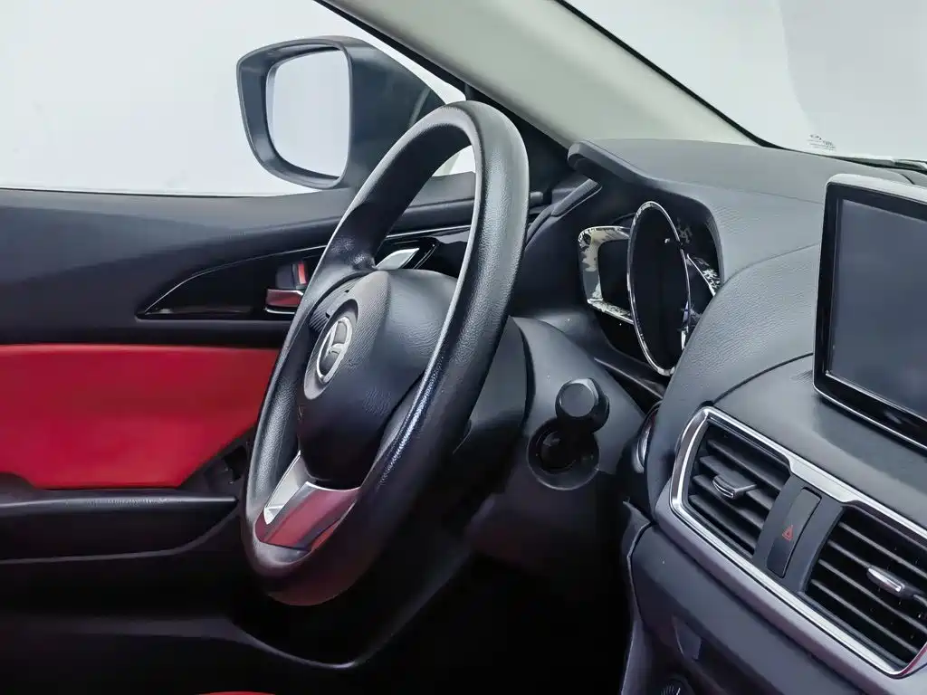 Mazda 3 Axela 2016 — фото 22