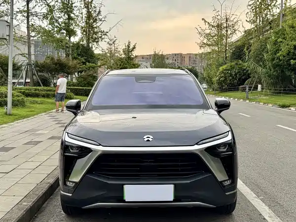 NIO ES8 2020