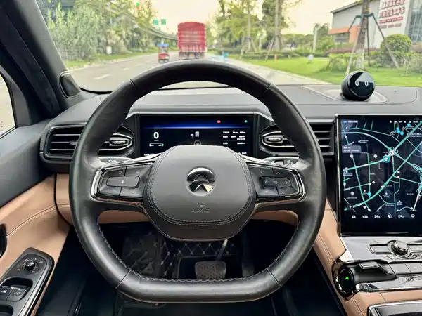 NIO ES8 2020