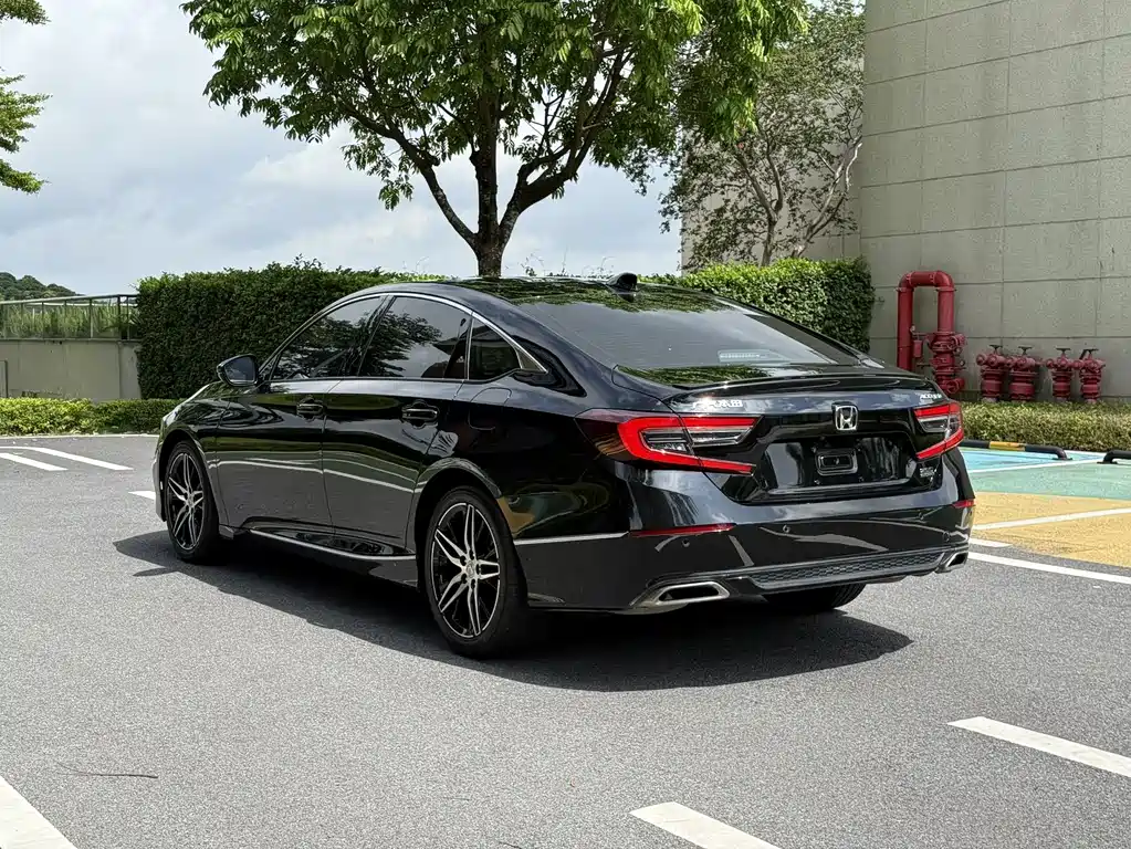 Honda Accord 2023 — фото 10