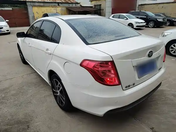 Bestune B50 2015