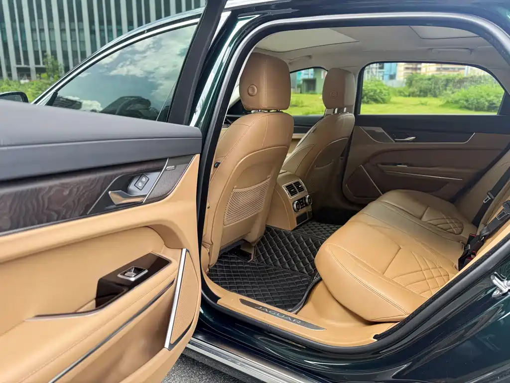 Jaguar XFL 2023 — фото 15